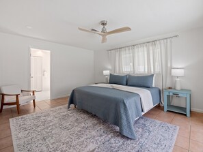 4 slaapkamers, een strijkplank/strijkijzer, reisbedje, gratis wifi