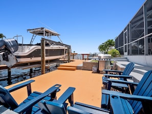 Marina - Waterloo: River Views! Spa! Heated Pool! 2+ Kings! Kayaks! Welcome to Paradise (Cape Coral)