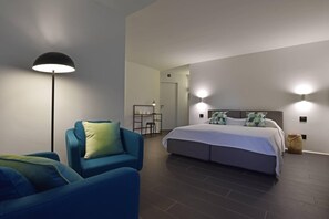 6 slaapkamers, een strijkplank/strijkijzer, reisbedje, gratis wifi