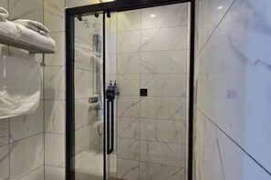 Bathroom - Longmen Wuzhou Hotel (Longmen)
