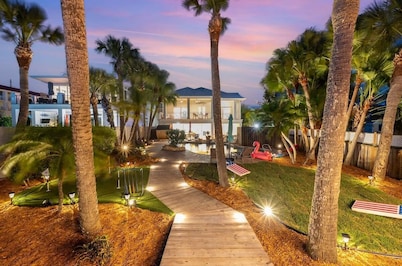 Coconuts Cove Retreat By the Sea