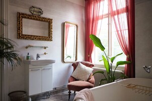 Double Room, Garden View | Bathroom