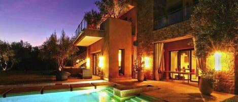 Piscine extérieure, piscine chauffée