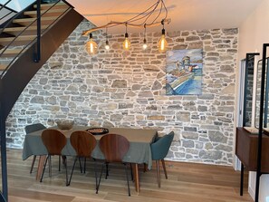 Dining - Maison Familiale, 3 Chambres, 6 Guests, 2 Salles de Bain, Parking Privatif (Biarritz)