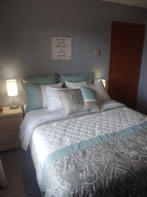 1 bedroom, desk, free WiFi, bed sheets