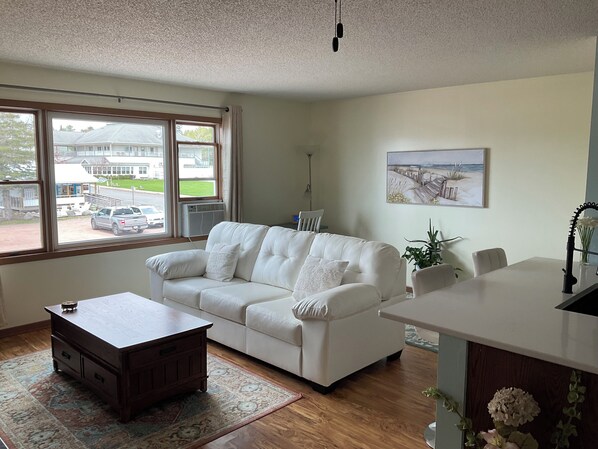 Smart TV, DVD player