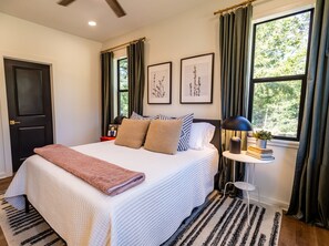 4 soverom, strykejern/-brett, wi-fi og sengetøy