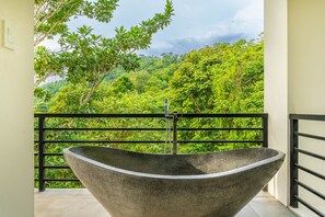 Property grounds - Casa Amigos - Breathtaking Luxe Ocean View Villa (Dominical)