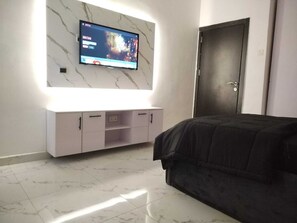 1 slaapkamer, een strijkplank/strijkijzer, wifi, beddengoed