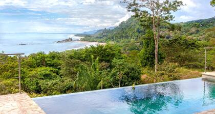 Luxe 4 Bdrm Villa w/Epic OceanView & Infinity Pool