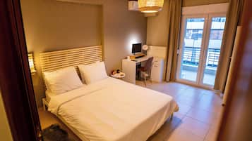 1 bedroom, desk, iron/ironing board, WiFi