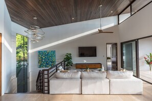 Interior - ReSol: Luxury Oceanview Villa in Costa Rica (Uvita)