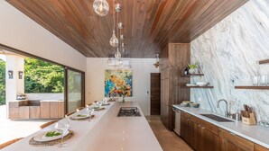 Coffee/tea maker, fridge, microwave, oven - Casa ReSol by Pura Villas (Uvita)