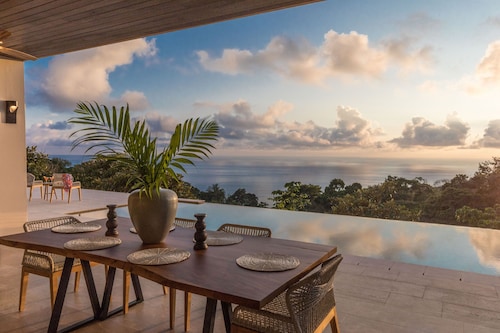 ReSol: Luxury Oceanview Villa in Costa Rica