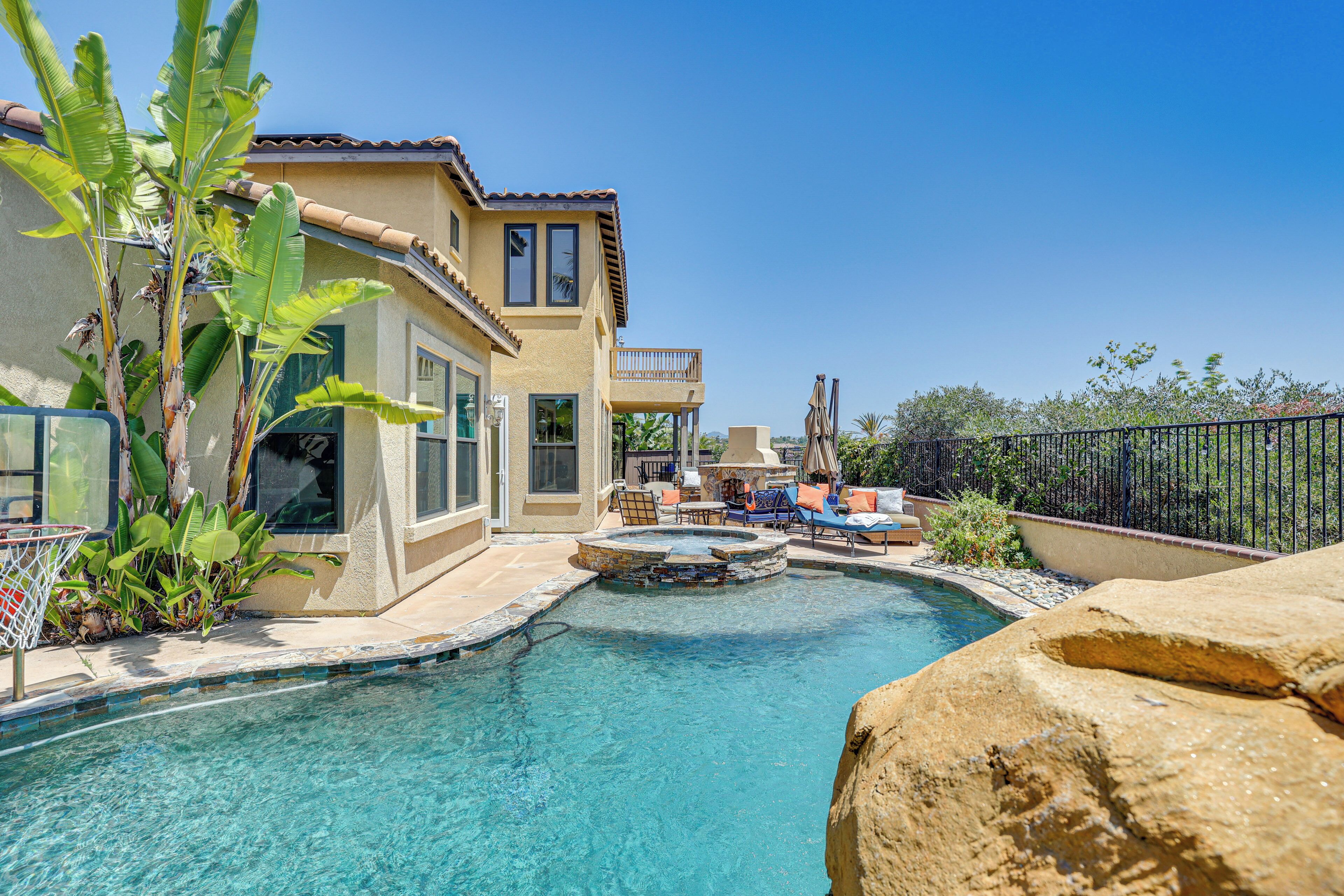 Carlsbad Home w/ Private Pool, 4 Mi to Beach!