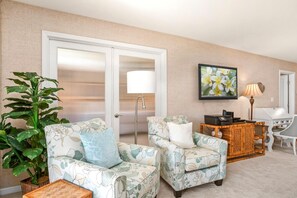 คอนโด (1 Bedroom) | ห้องนั่งเล่น | ทีวี