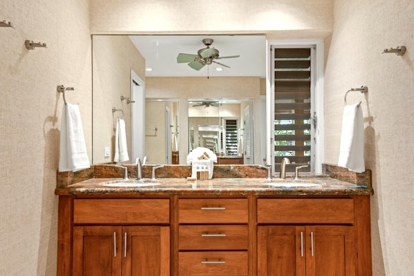 Condo (1 Bedroom) | Bathroom | Shower, designer toiletries