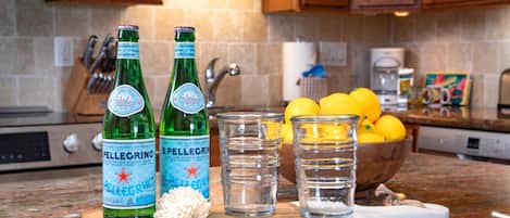 콘도 (1 Bedroom) | 전용 주방 | 냉장고, 전자레인지, 오븐, 커피/티 메이커