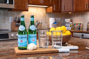 Refrigerador, microondas, horno, cafetera/tetera