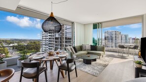 TV - Miles at Kirra Beach Unit 907 Luxury beachfront Unit with Ocean views and Wi-Fi Inc. (Kirra Beach, Coolangatta)