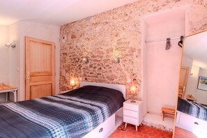 5 soveværelser, strygejern/strygebræt