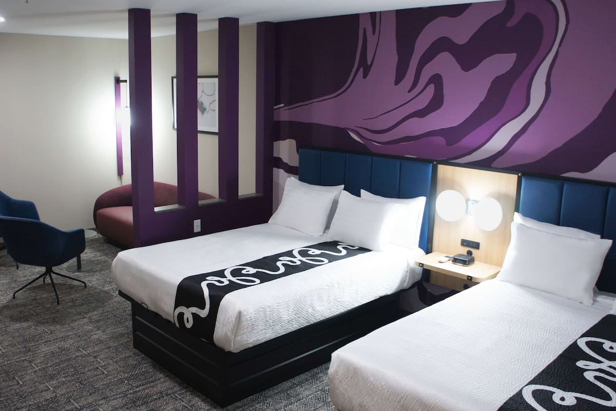 Premium bedding, iron/ironing board, free WiFi, bed sheets