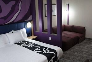 Premium bedding, iron/ironing board, free WiFi, bed sheets - La Quinta Inn & Suites by Wyndham Memphis East (Memphis)