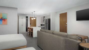 Refrigerador, microondas, parrilla de estufa y lavavajillas