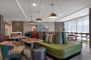 Lobby - Home2 Suites By Hilton Kokomo (Kokomo)
