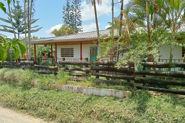 Fachada de la propiedad