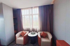 Room - Danfeng Junlin World Theme Hotel (Danfeng)