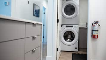 Condo | Área de estar | TV de tela plana 40 polegadas com canais a cabo