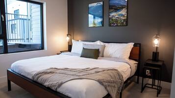 Condo | 2 bedrooms, free WiFi, bed sheets