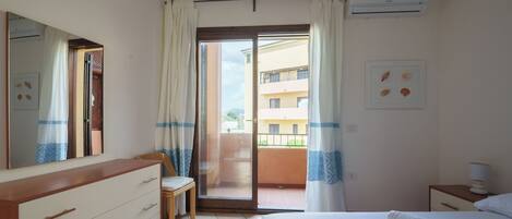 1 Schlafzimmer, Bügeleisen/Bügelbrett, Bettwäsche