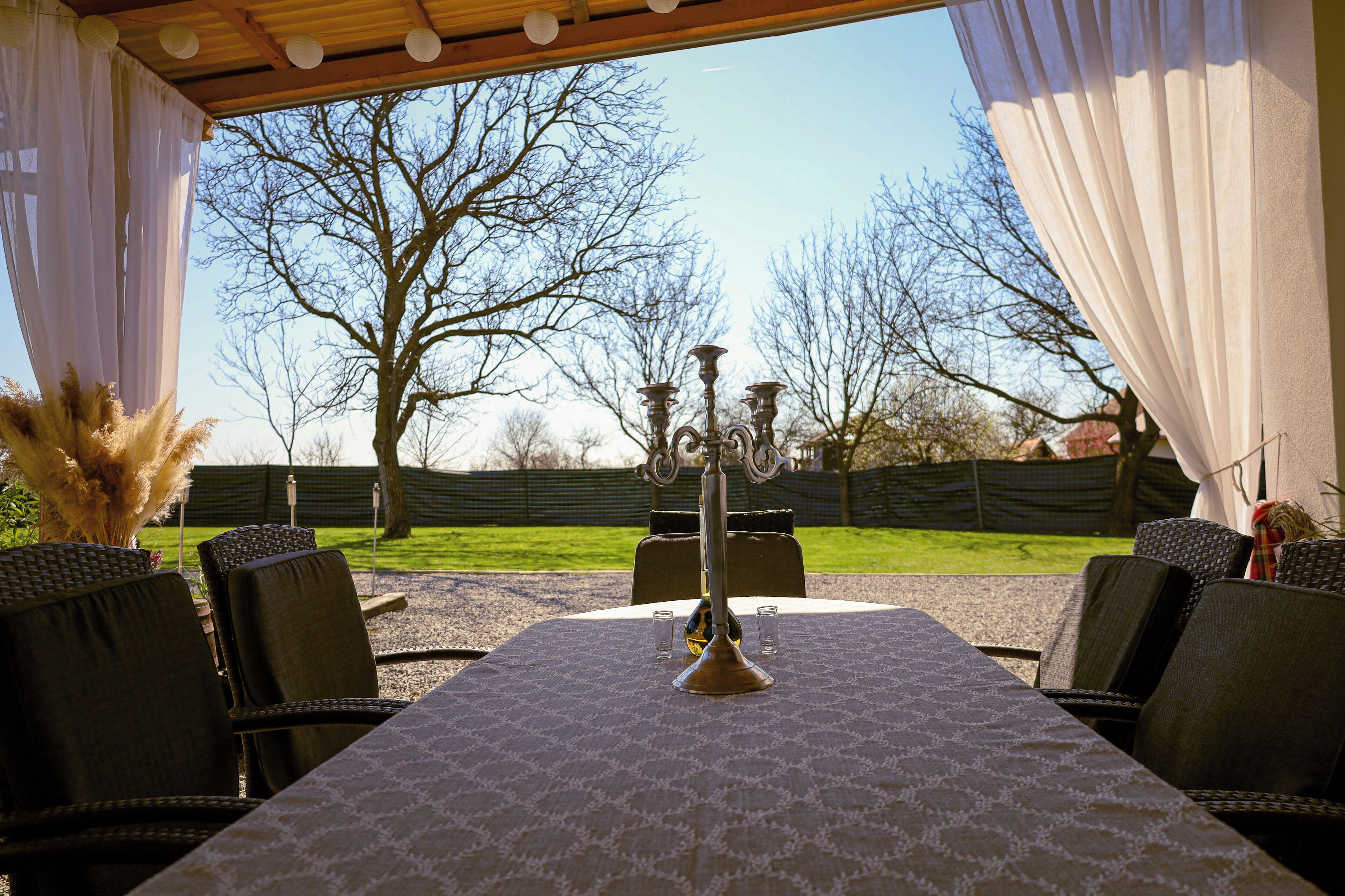 تناول الطعام بالخارج