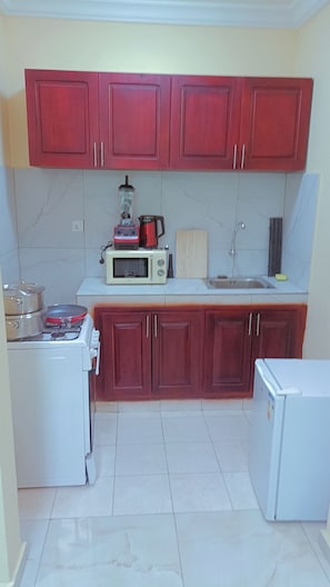 Fridge, microwave, oven, dishwasher