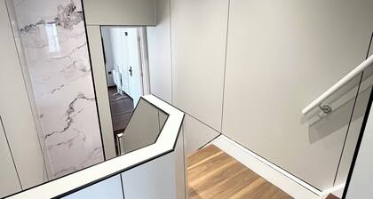 OYO Welsh Holiday Accommodation - Modern Stay