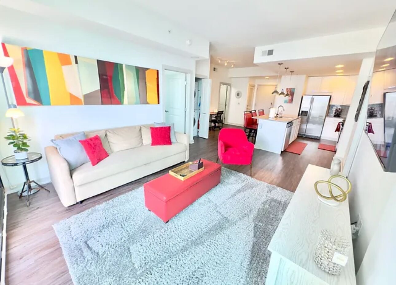 Ruby Retreat | Elegance & Comfort | Pool | Workout - Dunwoody, GA