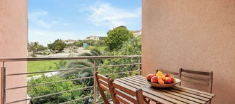 Seafront Apt, Tastefully Furnished - Neda Smilje