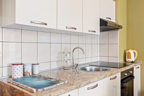Fridge, microwave, oven, stovetop - Seafront Apt on Sunny Rab Island - Neda Maslina (Kampor)