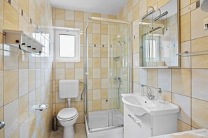Shower, hair dryer, towels, toilet paper - Seafront Apt on Sunny Rab Island - Neda Maslina (Kampor)
