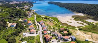 Family Apt Lavanda (Neda) - Seafront, Rab Island