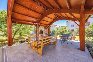 Outdoor dining - Family Apt Lavanda (Neda) - Seafront, Rab Island (Kampor)