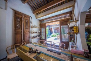 Interior - Yun Qie Man Xin hua Lu Fang Inn (Lijiang)