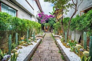 Garden - Yun Qie Man Xin hua Lu Fang Inn (Lijiang)