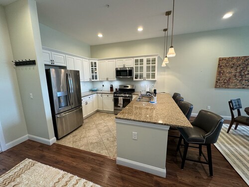 Downtown Broadway 2 BR Condo, includes 4 Belmont Stakes tickets GA.