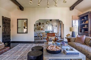 Televisión, chimenea