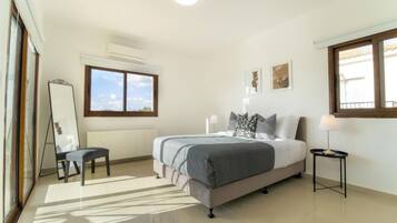 5 dormitorios, tabla de planchar con plancha, wifi y ropa de cama