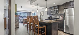 Top Floor One Bedroom Suite With Outdoor Hot Tub