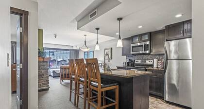 Top Floor One Bedroom Suite With Outdoor Hot Tub